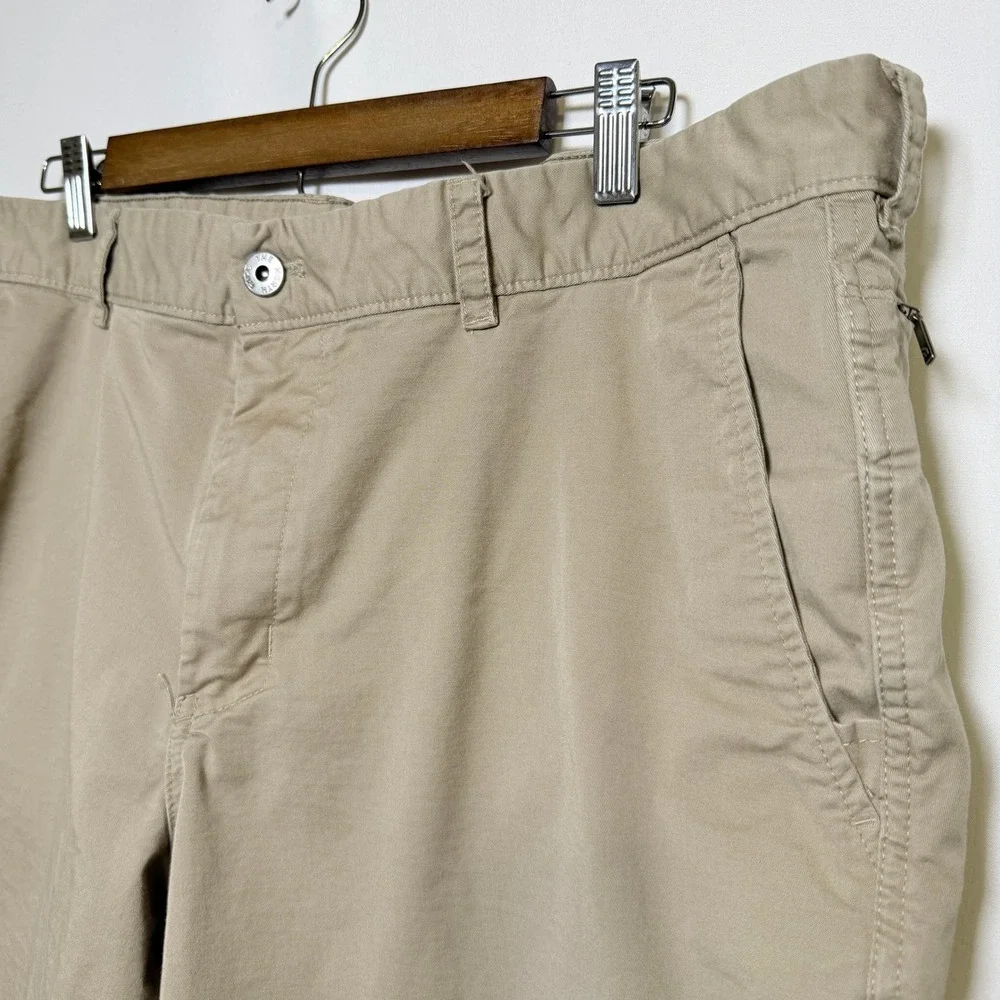 The North Face Mens Khaki Chino Shorts Size 40 Tan Hiking Casual Stretch Cotton